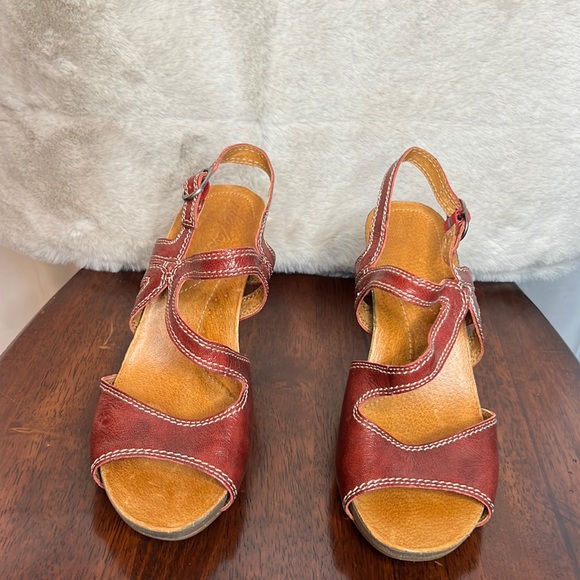 Naya Leather Heels - Picture 2 of 12